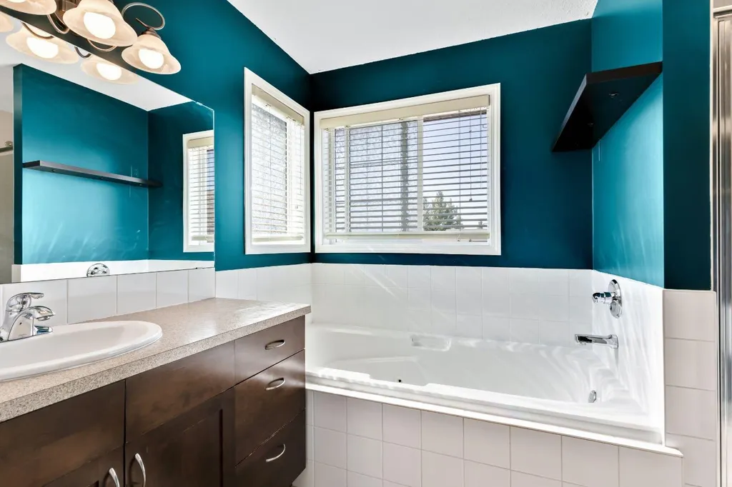 148 Hillcrest Boulevard Strathmore AB T1P 0A3