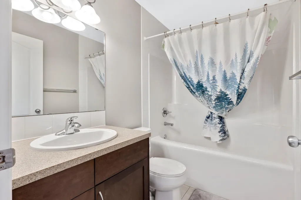 148 Hillcrest Boulevard Strathmore AB T1P 0A3