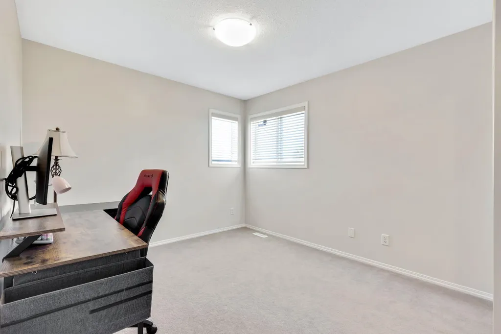 148 Hillcrest Boulevard Strathmore AB T1P 0A3