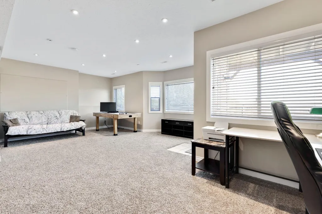 148 Hillcrest Boulevard Strathmore AB T1P 0A3