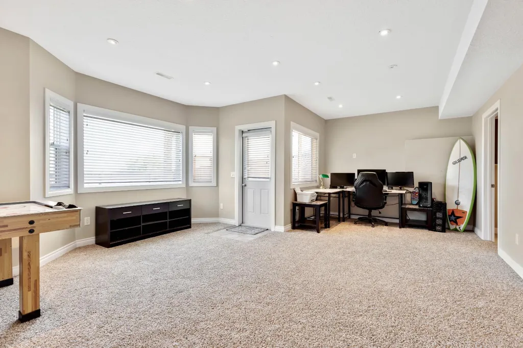 148 Hillcrest Boulevard Strathmore AB T1P 0A3