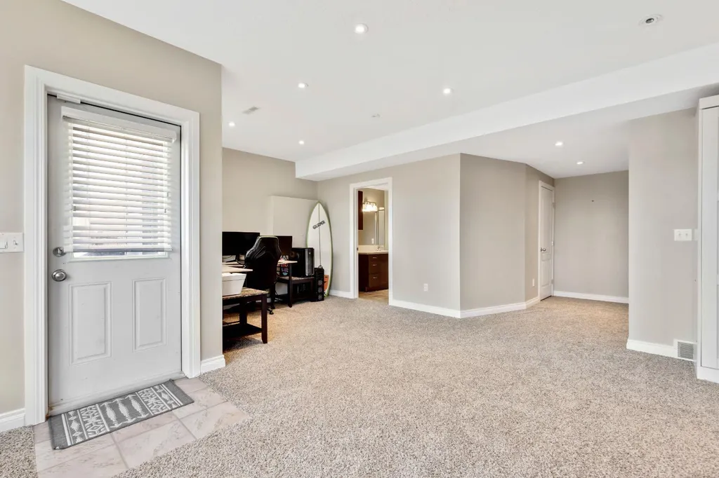 148 Hillcrest Boulevard Strathmore AB T1P 0A3