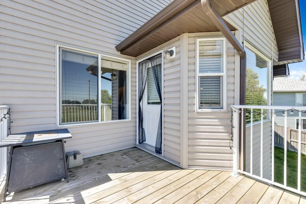 148 Hillcrest Boulevard Strathmore AB T1P 0A3