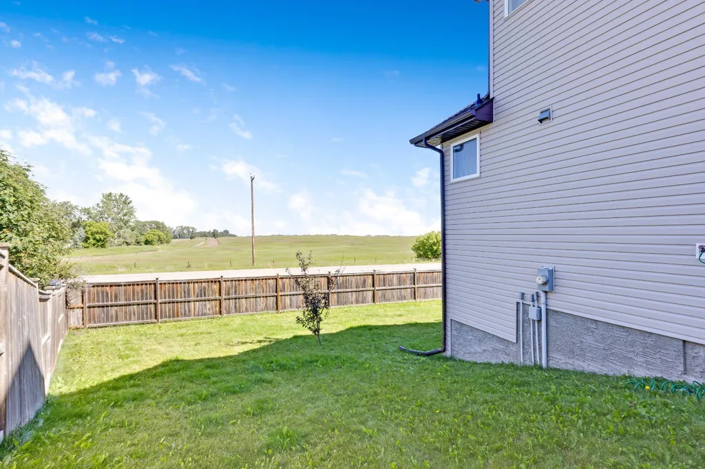 148 Hillcrest Boulevard Strathmore AB T1P 0A3