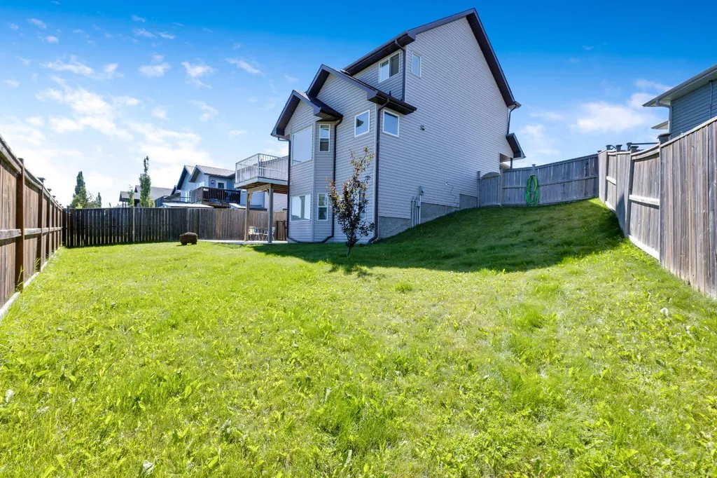 148 Hillcrest Boulevard Strathmore AB T1P 0A3