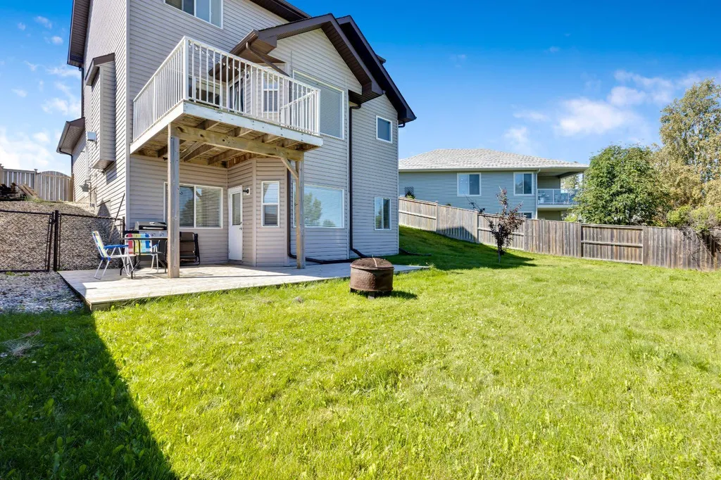 148 Hillcrest Boulevard Strathmore AB T1P 0A3