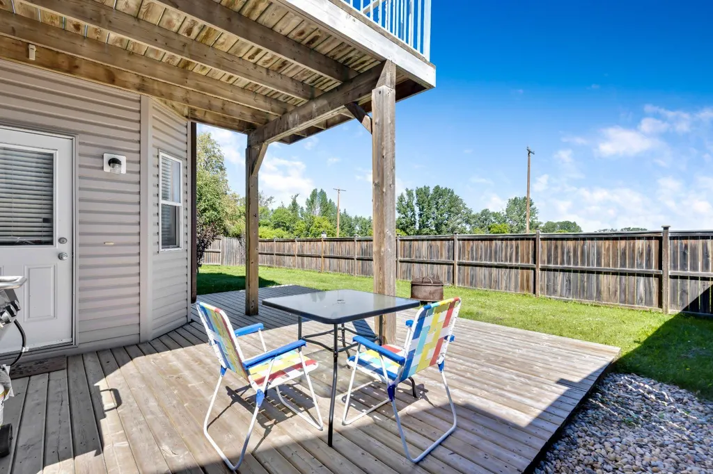 148 Hillcrest Boulevard Strathmore AB T1P 0A3