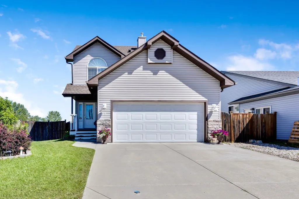 148 Hillcrest Boulevard Strathmore AB T1P 0A3