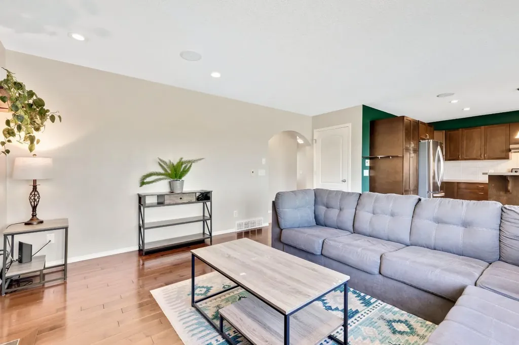 148 Hillcrest Boulevard Strathmore AB T1P 0A3