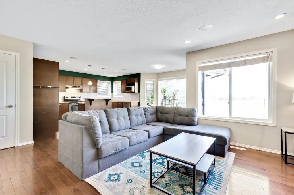 148 Hillcrest Boulevard Strathmore AB T1P 0A3
