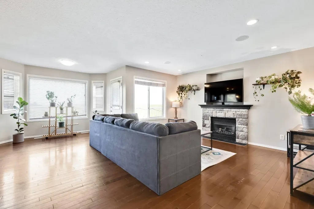 148 Hillcrest Boulevard Strathmore AB T1P 0A3