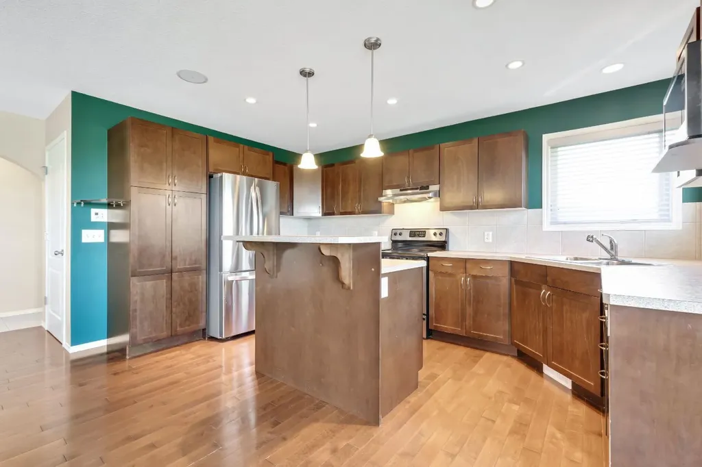 148 Hillcrest Boulevard Strathmore AB T1P 0A3