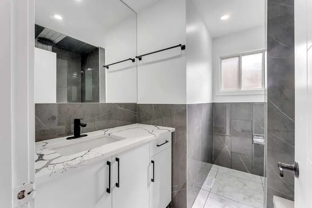 4108 13 Avenue NE Calgary AB T2A 3J8