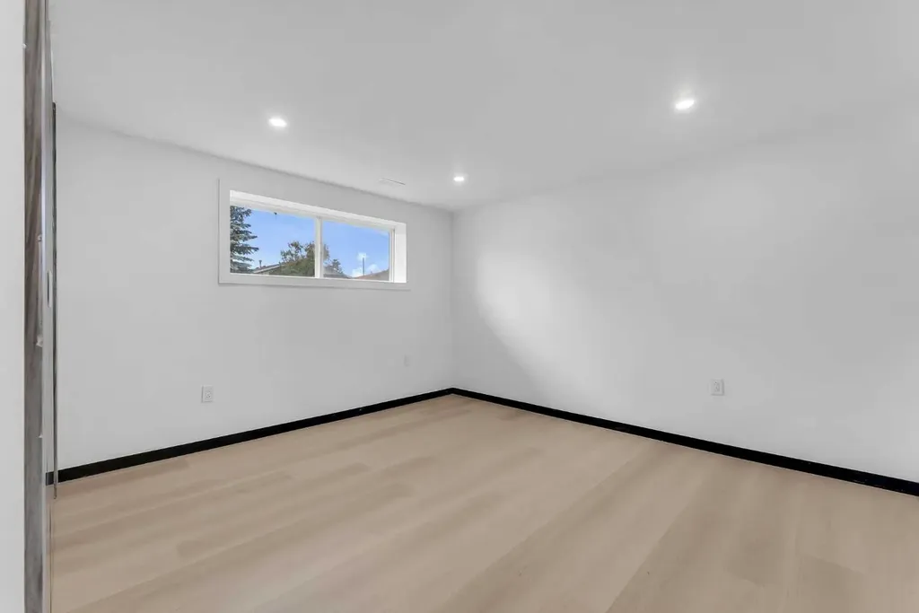 4108 13 Avenue NE Calgary AB T2A 3J8