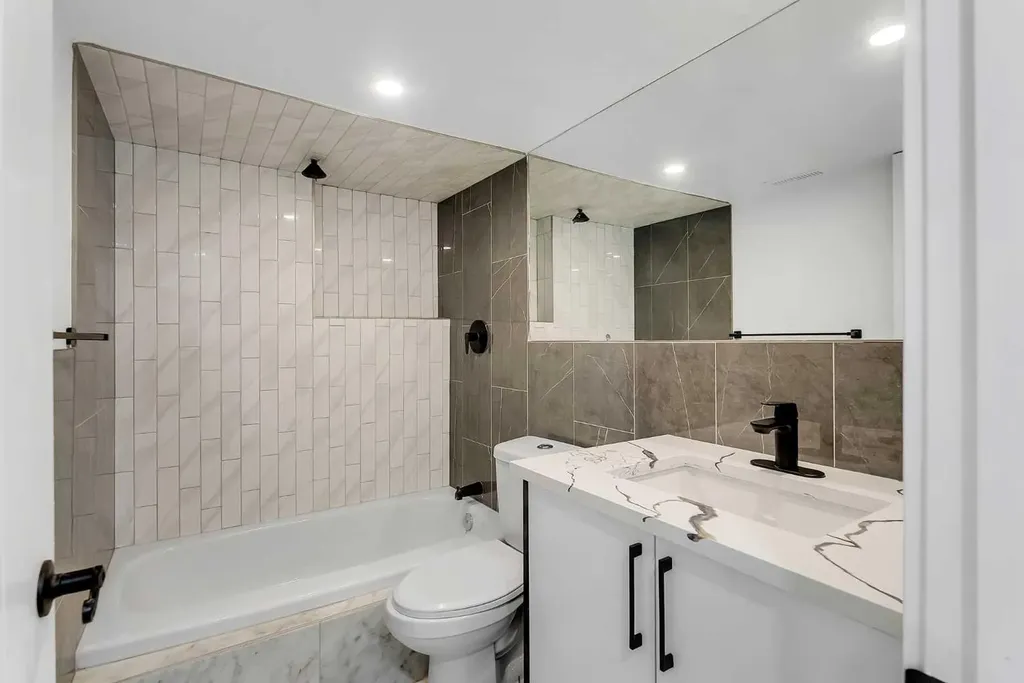 4108 13 Avenue NE Calgary AB T2A 3J8