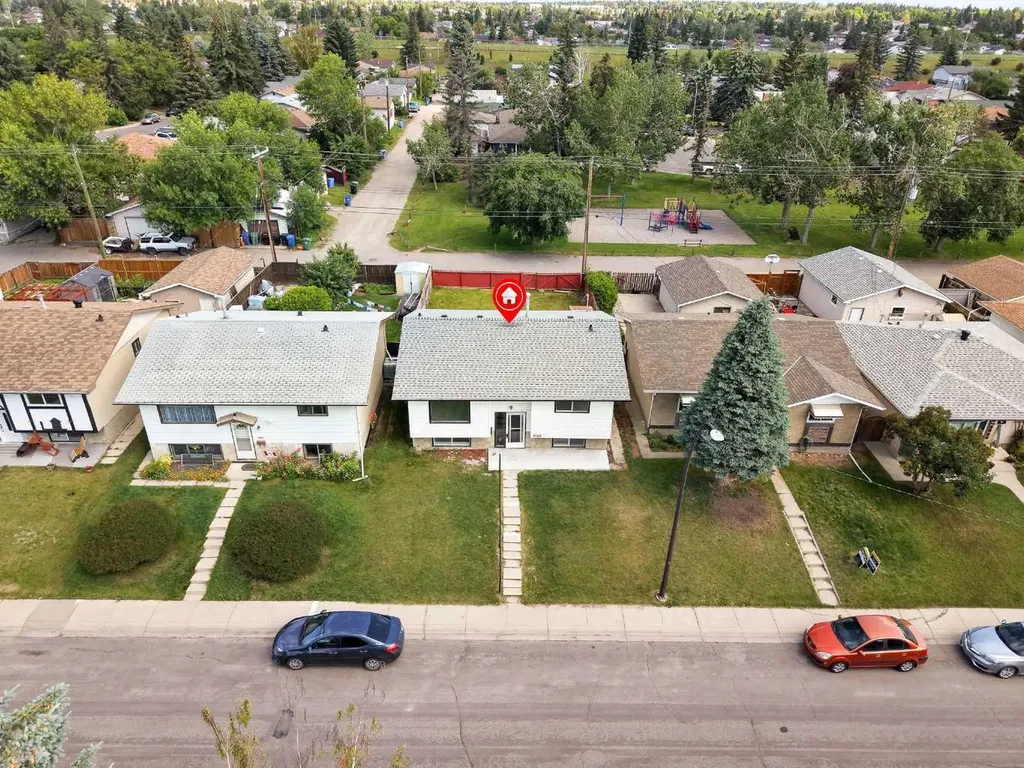 4108 13 Avenue NE Calgary AB T2A 3J8