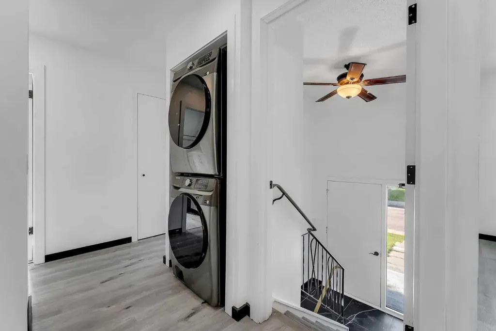 4108 13 Avenue NE Calgary AB T2A 3J8