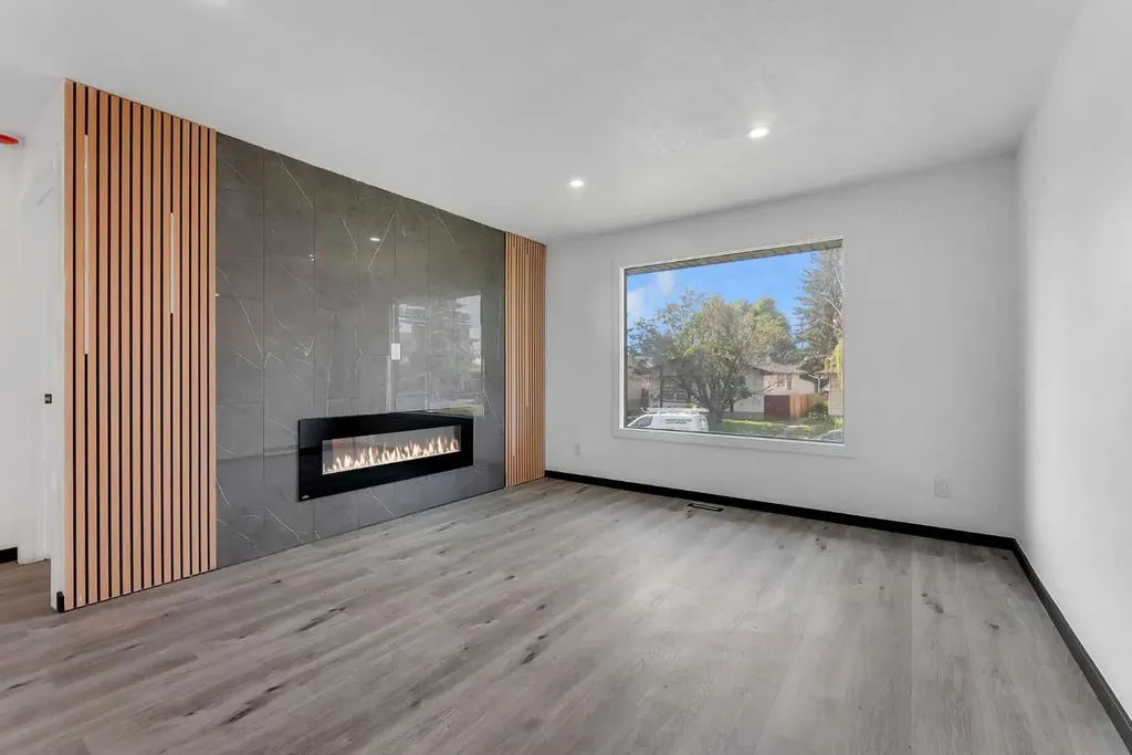 4108 13 Avenue NE Calgary AB T2A 3J8