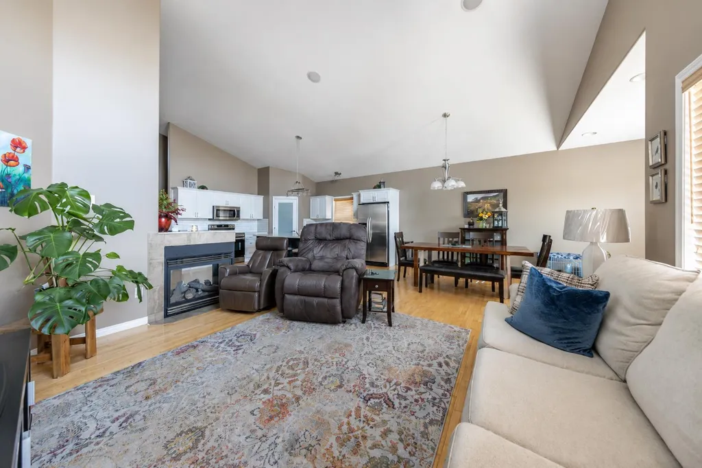 63A Ave Close Lloydminster AB T9V3G5