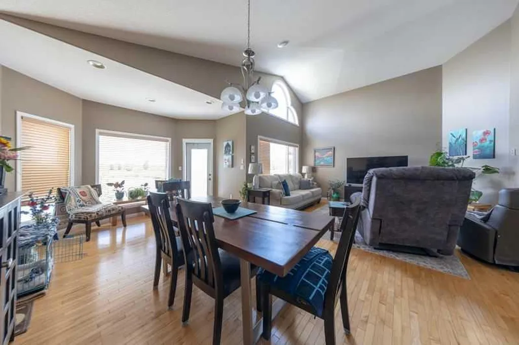 63A Ave Close Lloydminster AB T9V3G5