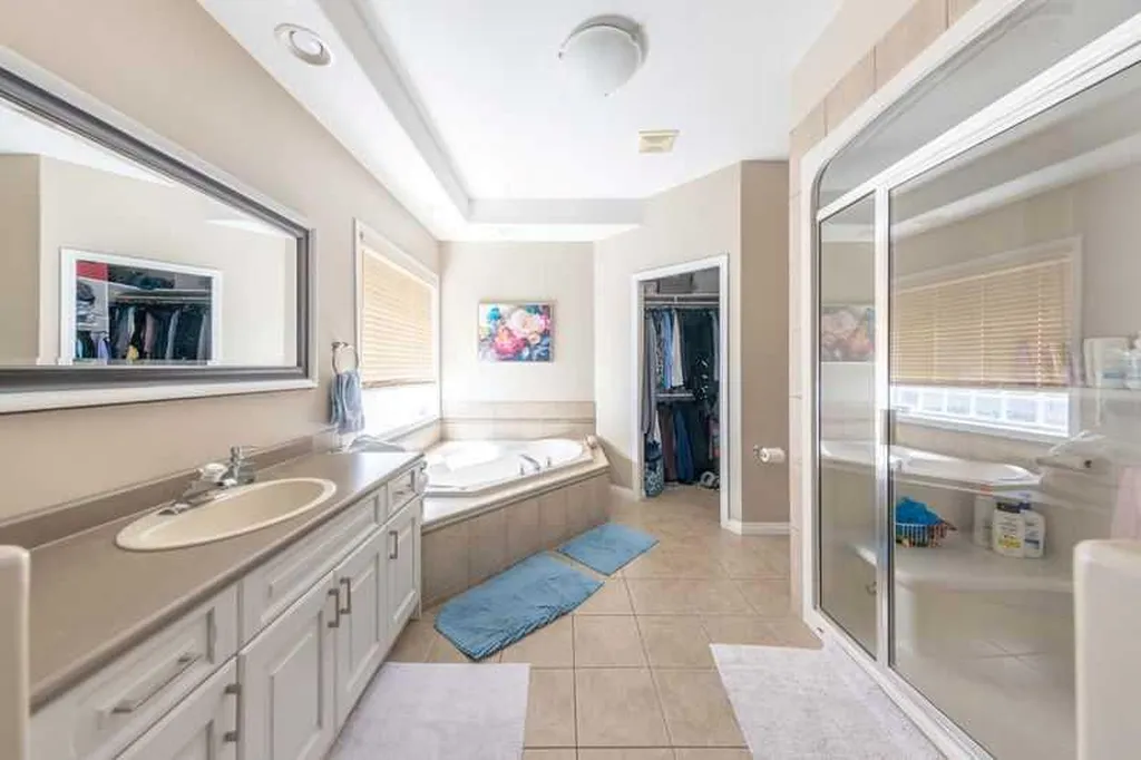 63A Ave Close Lloydminster AB T9V3G5