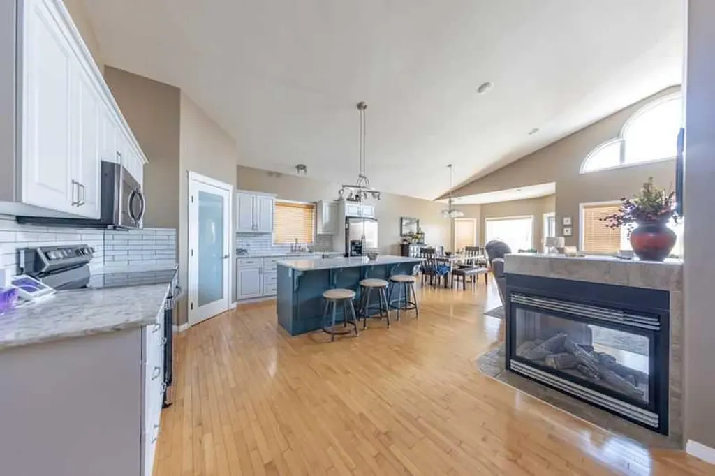 63A Ave Close Lloydminster AB T9V3G5