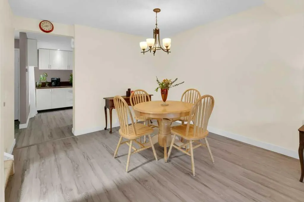 20 Midpark Gardens SE Calgary AB T2X 1N7
