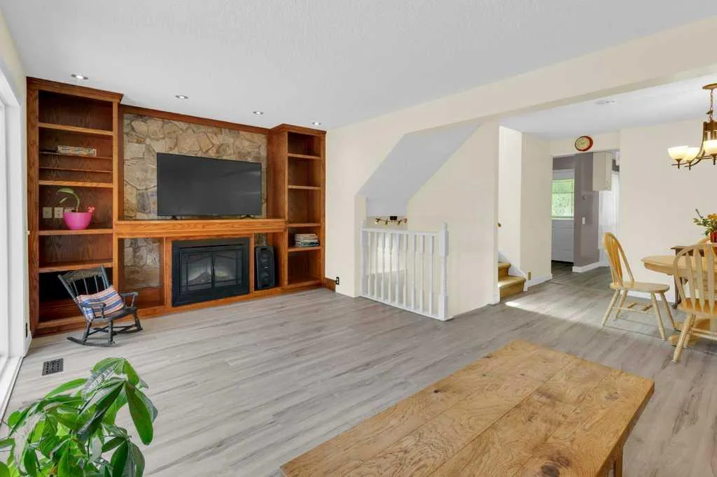 20 Midpark Gardens SE Calgary AB T2X 1N7