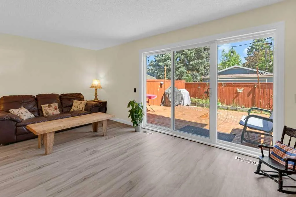20 Midpark Gardens SE Calgary AB T2X 1N7