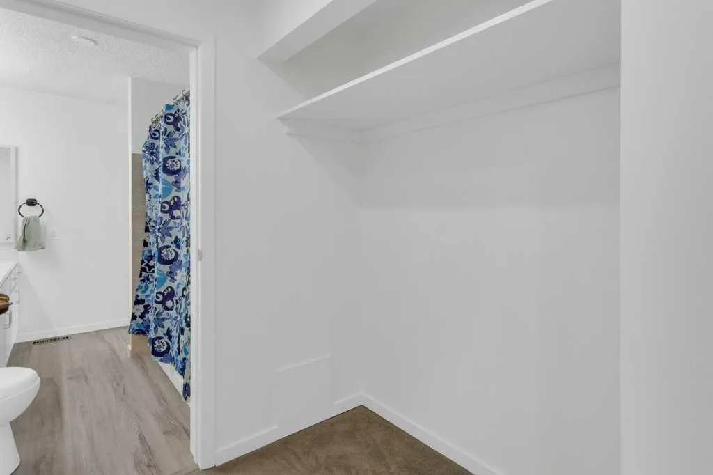 20 Midpark Gardens SE Calgary AB T2X 1N7
