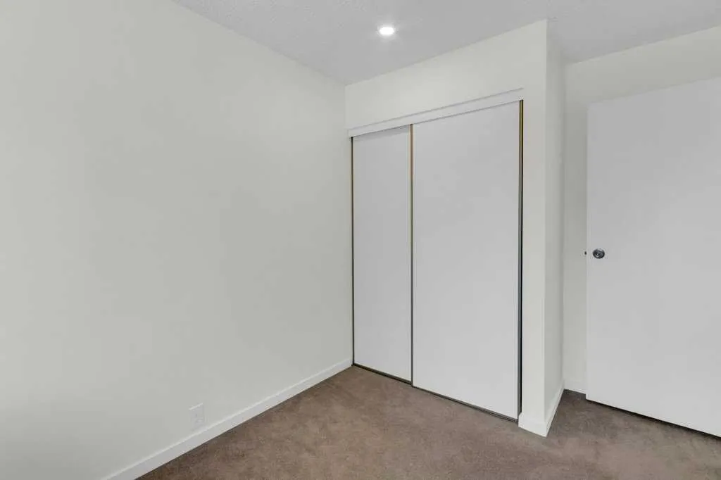 20 Midpark Gardens SE Calgary AB T2X 1N7