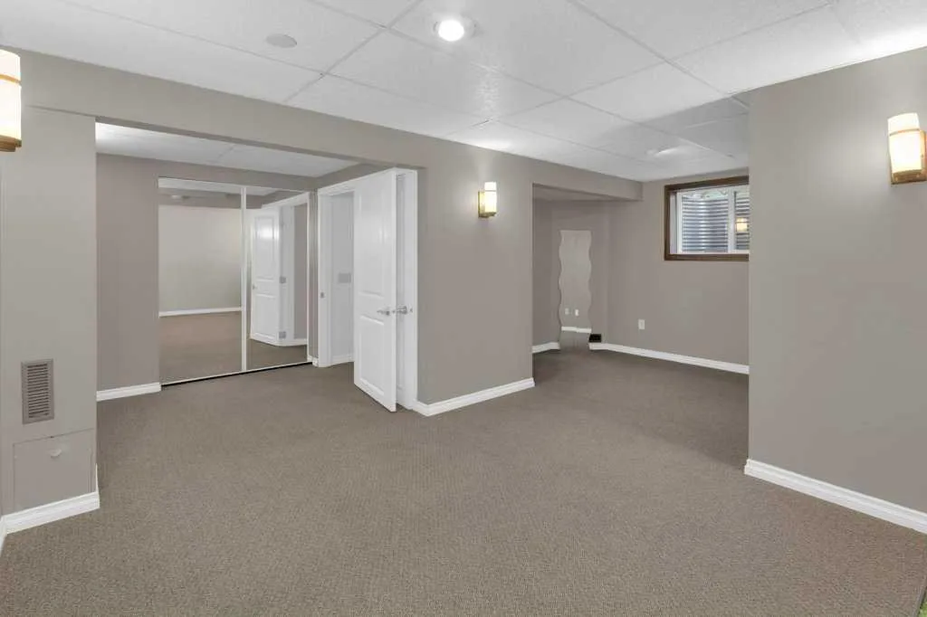 20 Midpark Gardens SE Calgary AB T2X 1N7