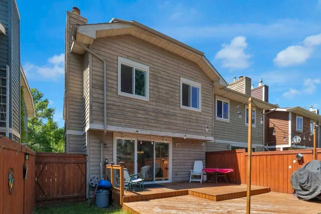 20 Midpark Gardens SE Calgary AB T2X 1N7
