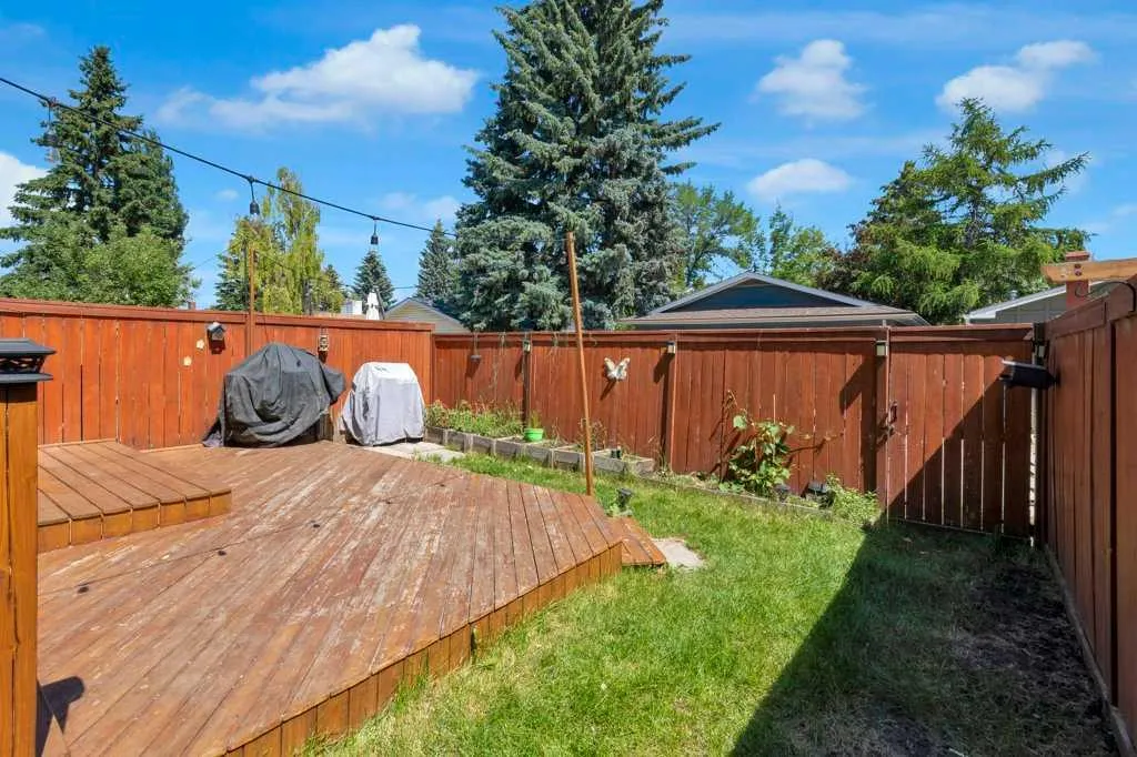 20 Midpark Gardens SE Calgary AB T2X 1N7