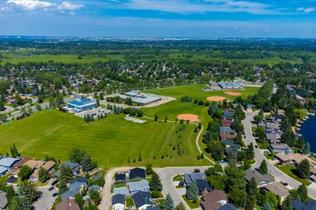 20 Midpark Gardens SE Calgary AB T2X 1N7