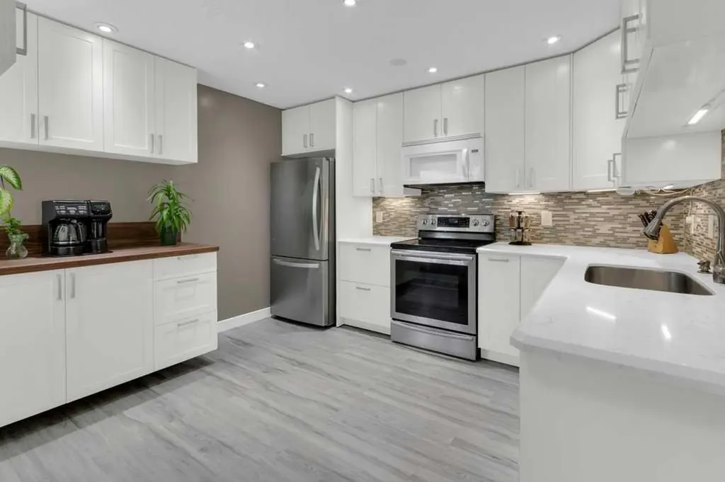20 Midpark Gardens SE Calgary AB T2X 1N7