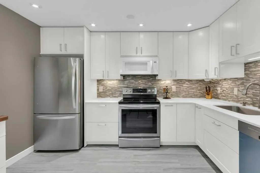 20 Midpark Gardens SE Calgary AB T2X 1N7