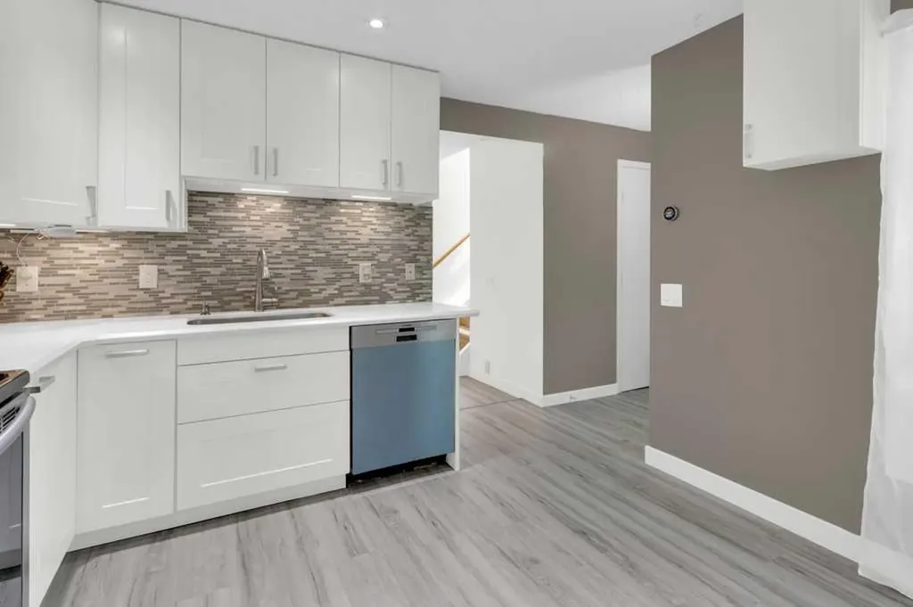 20 Midpark Gardens SE Calgary AB T2X 1N7