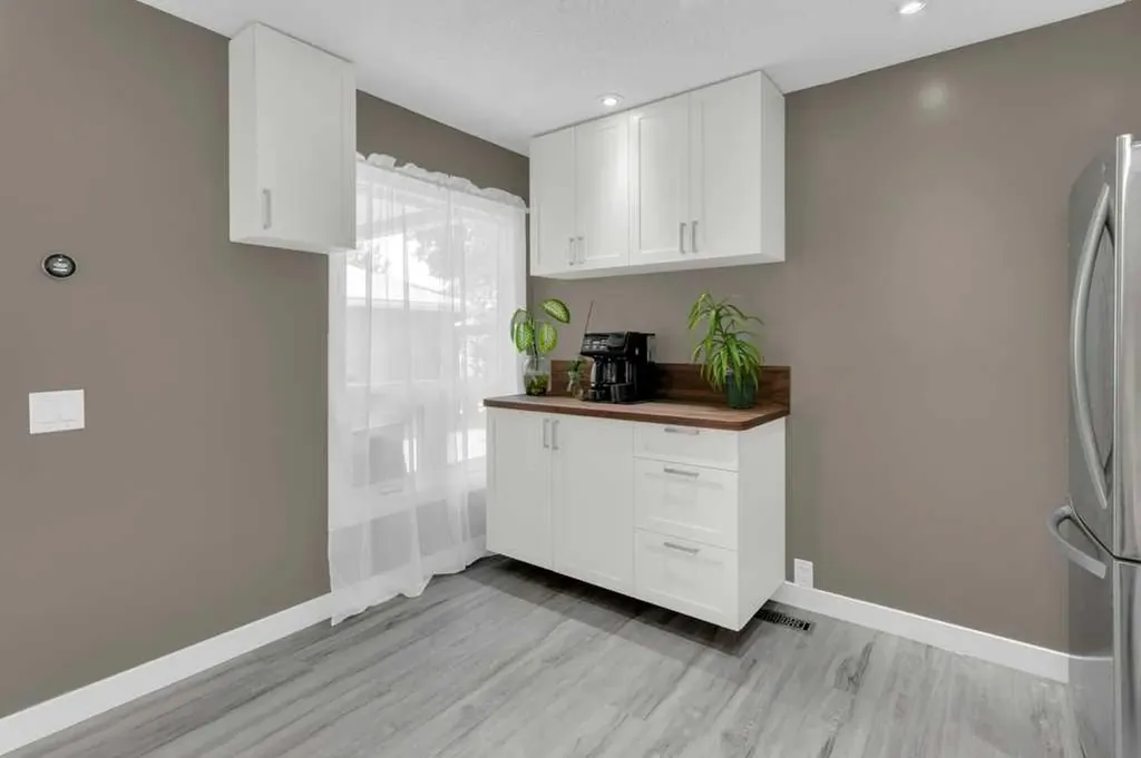 20 Midpark Gardens SE Calgary AB T2X 1N7