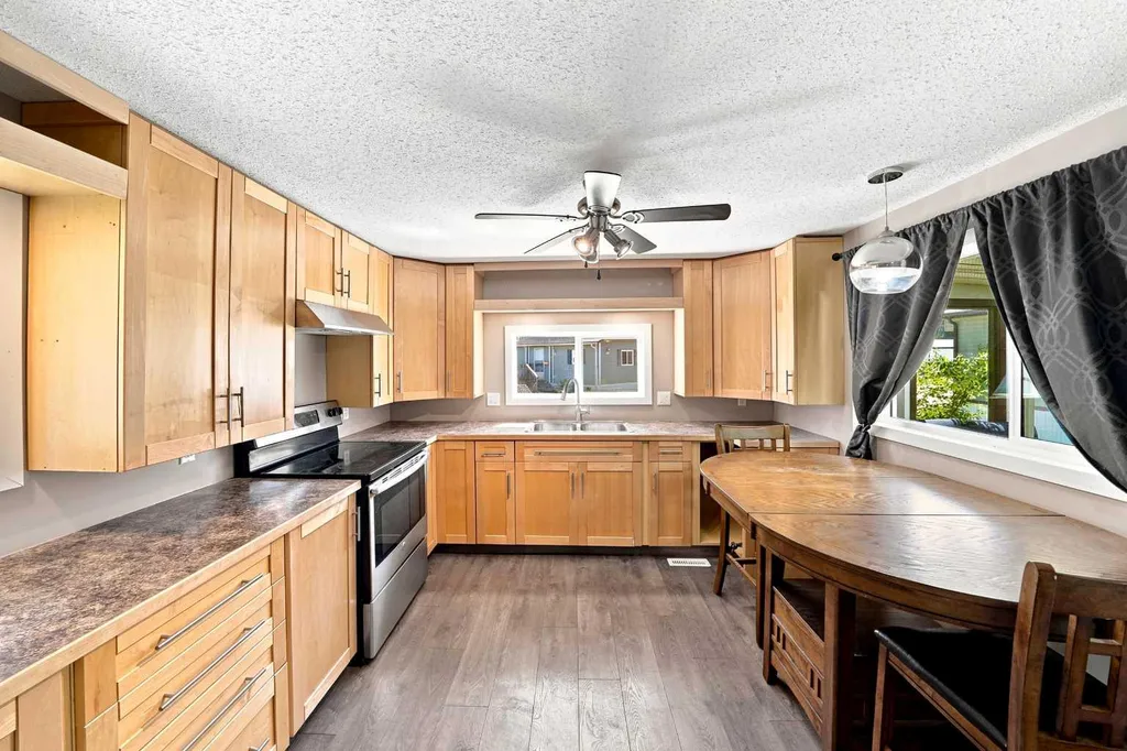 4516 48 Avenue Sylvan Lake AB T4S 1L8