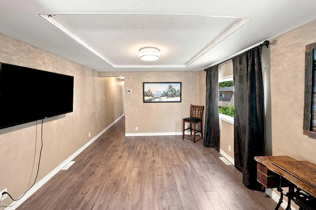 4516 48 Avenue Sylvan Lake AB T4S 1L8