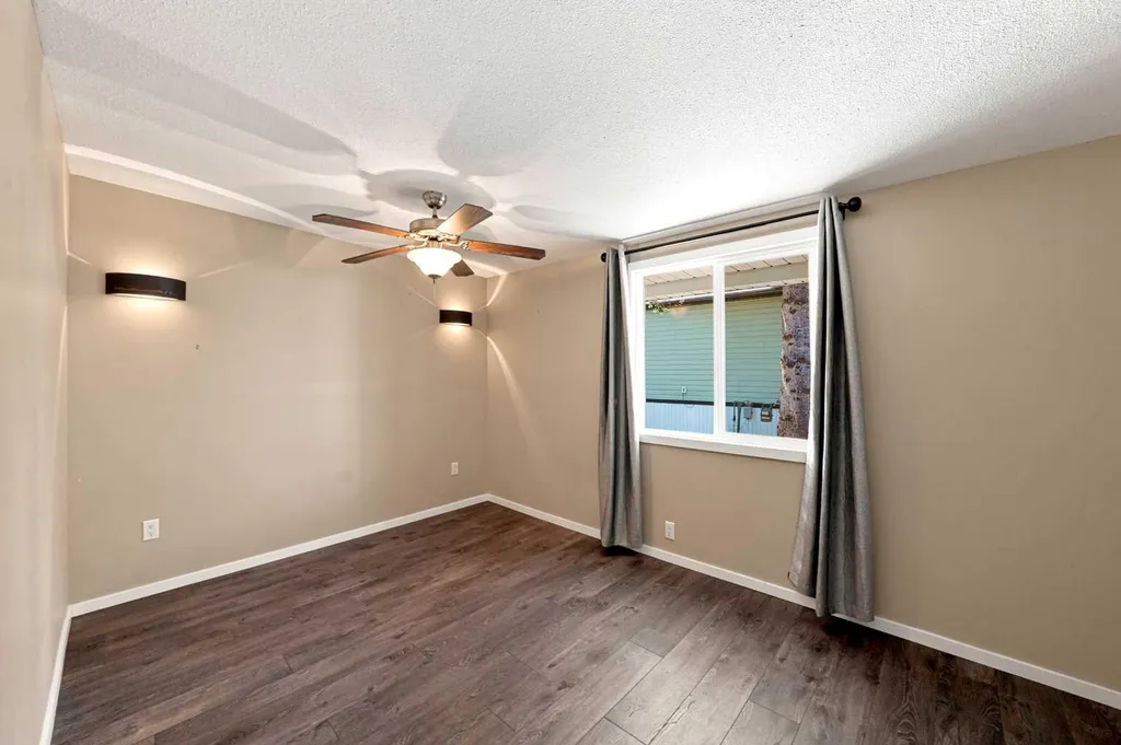 4516 48 Avenue Sylvan Lake AB T4S 1L8