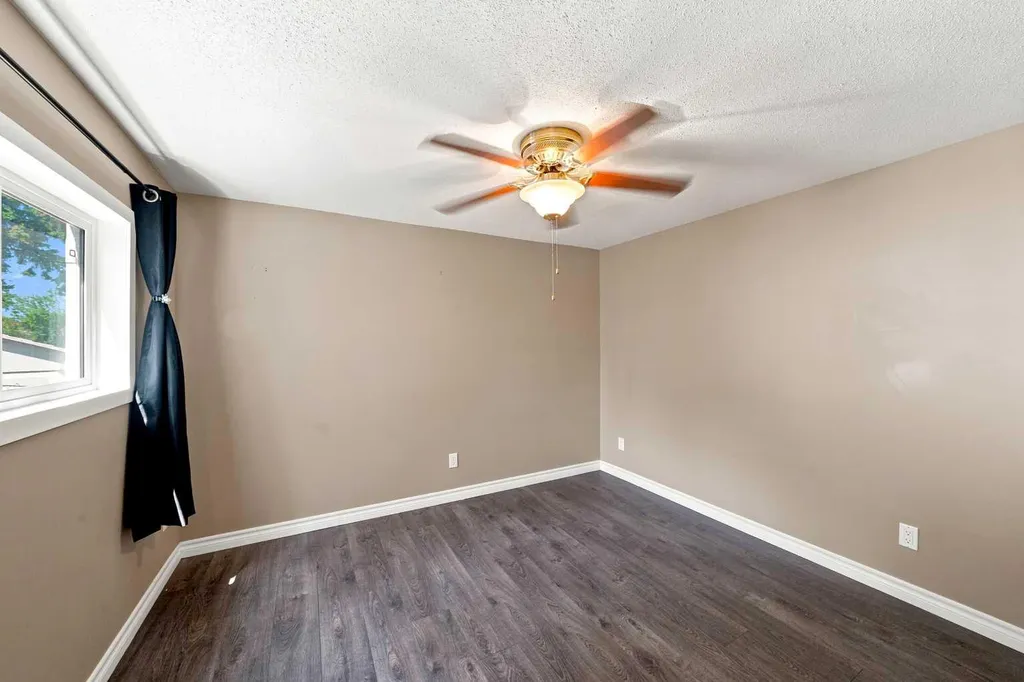 4516 48 Avenue Sylvan Lake AB T4S 1L8