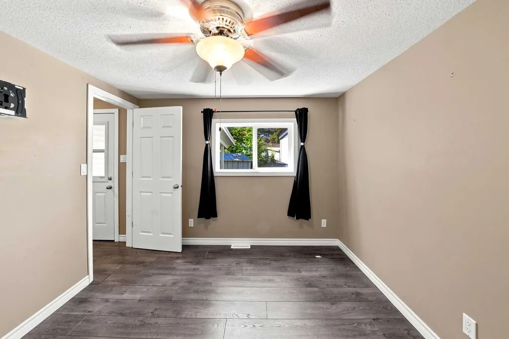 4516 48 Avenue Sylvan Lake AB T4S 1L8