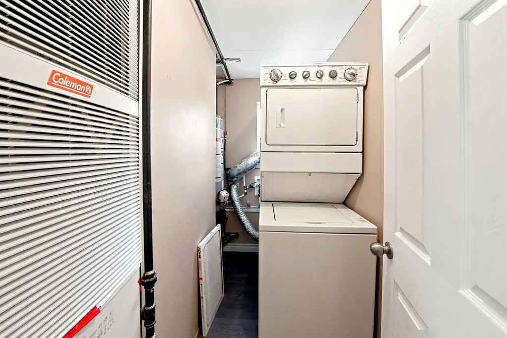 4516 48 Avenue Sylvan Lake AB T4S 1L8