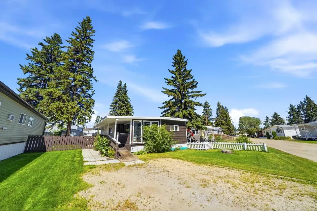 4516 48 Avenue Sylvan Lake AB T4S 1L8
