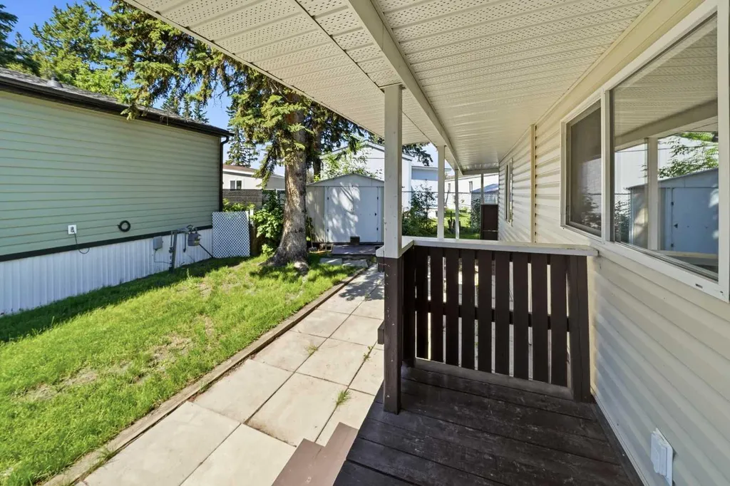 4516 48 Avenue Sylvan Lake AB T4S 1L8