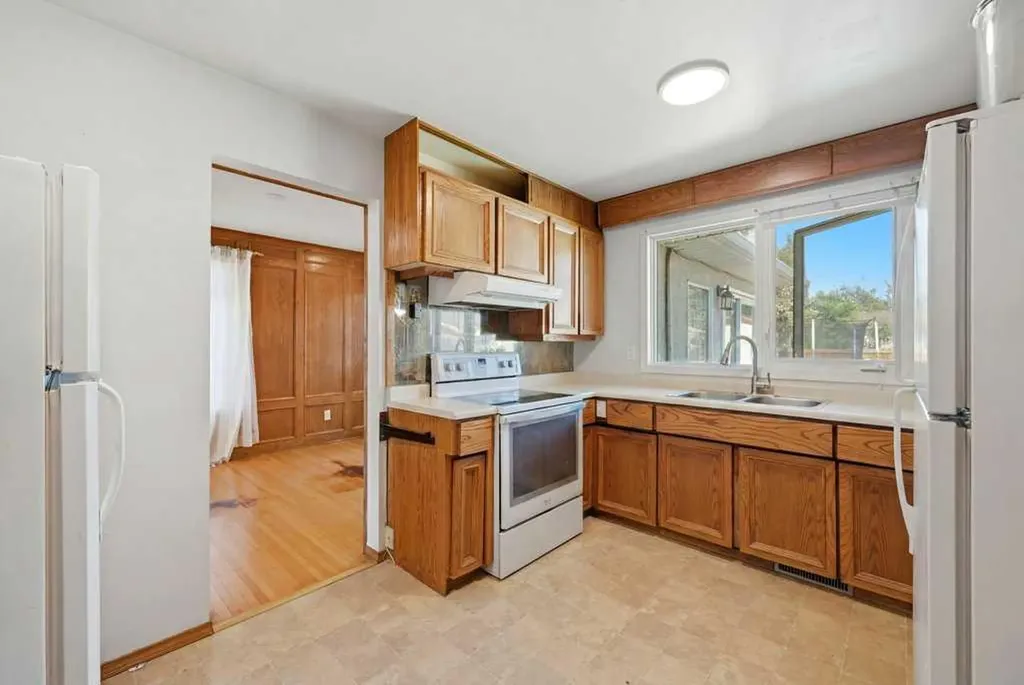 2415 Vista Crescent NE Calgary AB T2E 6J2