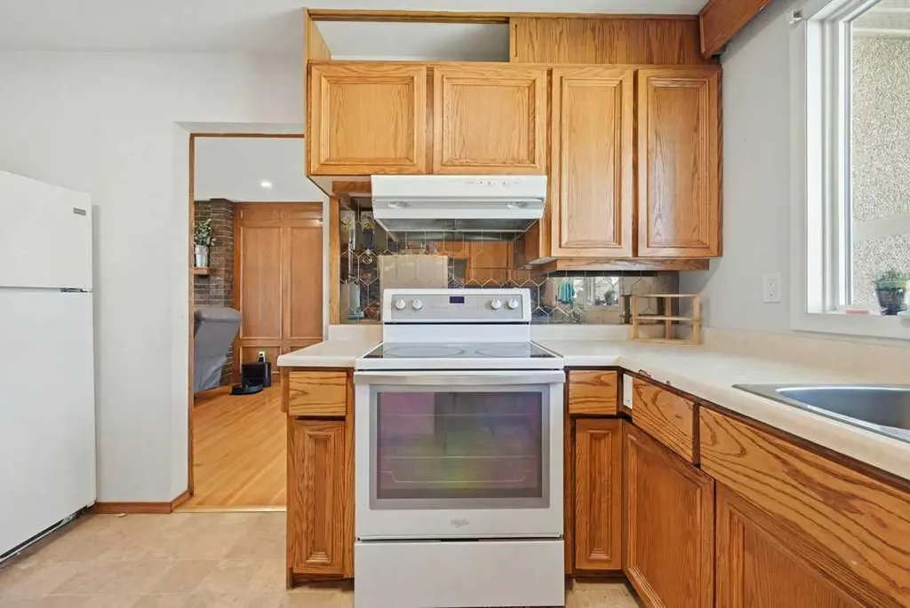 2415 Vista Crescent NE Calgary AB T2E 6J2