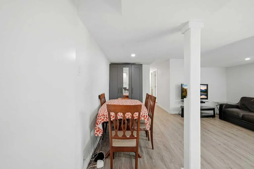 2415 Vista Crescent NE Calgary AB T2E 6J2